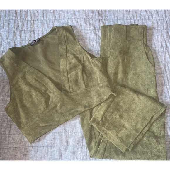 Fashion Nova faux suede green Co-ord set - Picture 3 of 8